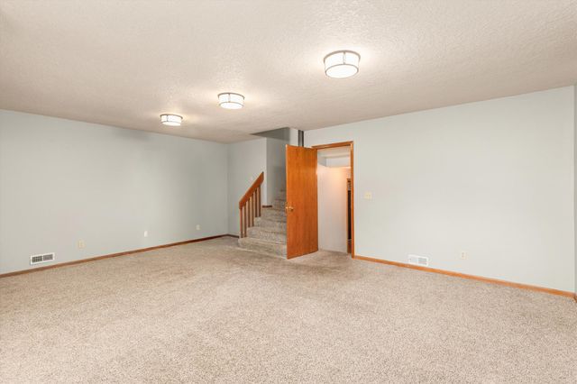 8209 Sharon Drive, Urbandale, IA 50322