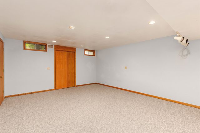 8209 Sharon Drive, Urbandale, IA 50322