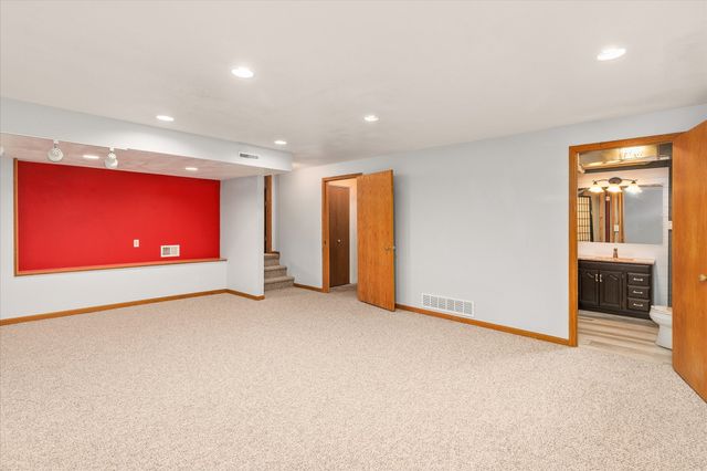 8209 Sharon Drive, Urbandale, IA 50322