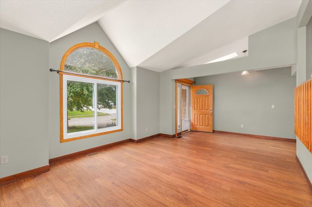 8209 Sharon Drive, Urbandale, IA 50322