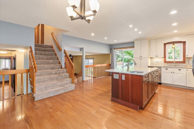 8209 Sharon Drive, Urbandale, IA 50322