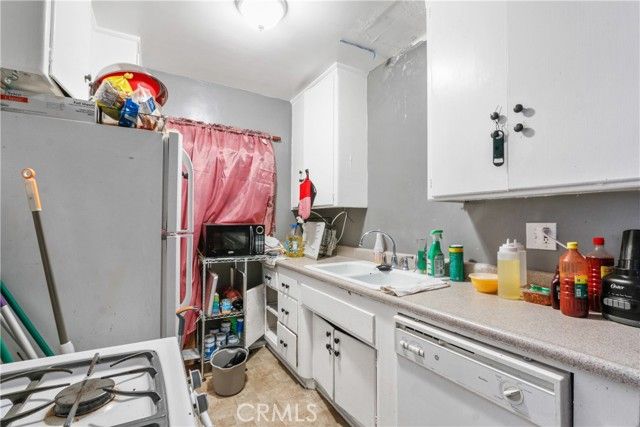 1921 Chariton Street, Los Angeles, CA 90034