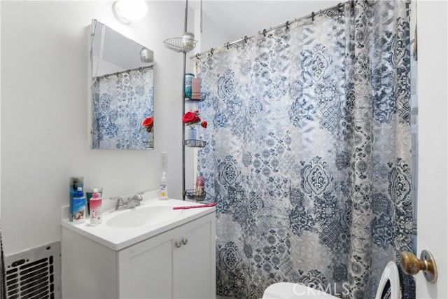 1921 Chariton Street, Los Angeles, CA 90034