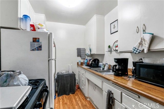 1921 Chariton Street, Los Angeles, CA 90034