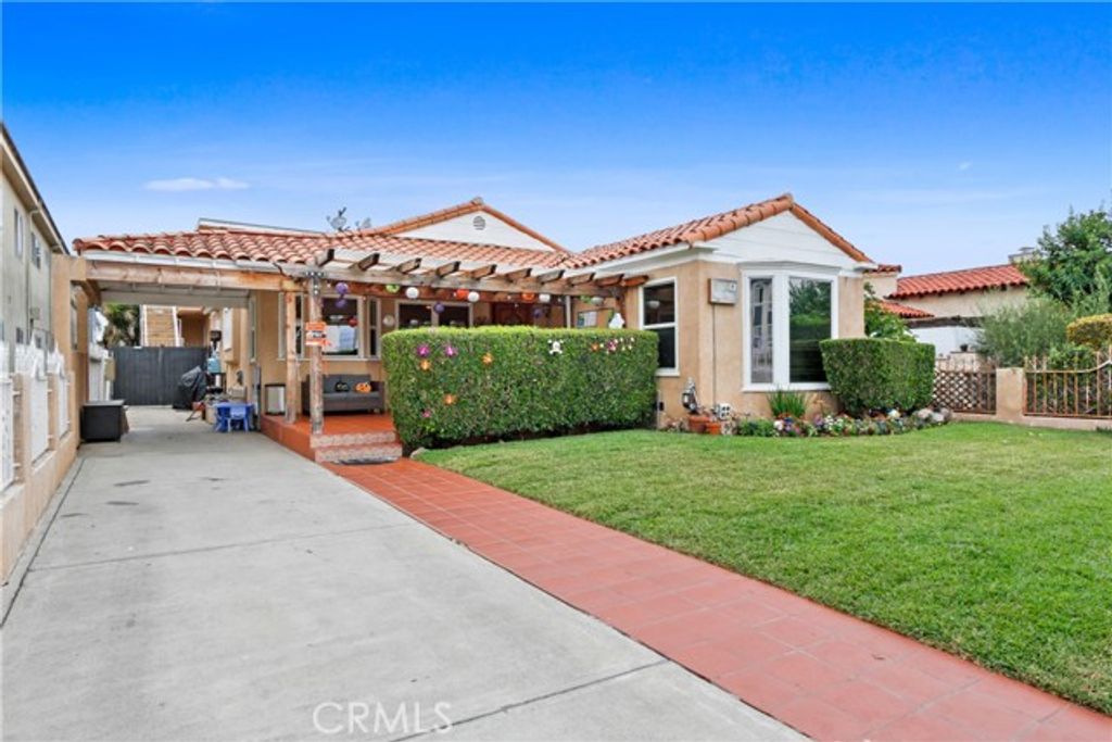 1921 Chariton Street, Los Angeles, CA 90034