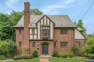 50 Afterglow Avenue, Verona, NJ 07044