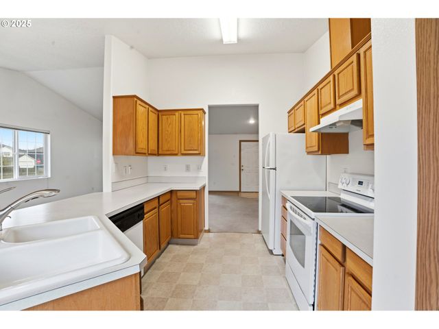 513 Se CLARK Ave, Battle Ground, WA 98604