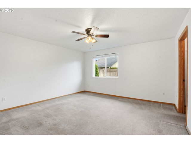 513 Se CLARK Ave, Battle Ground, WA 98604