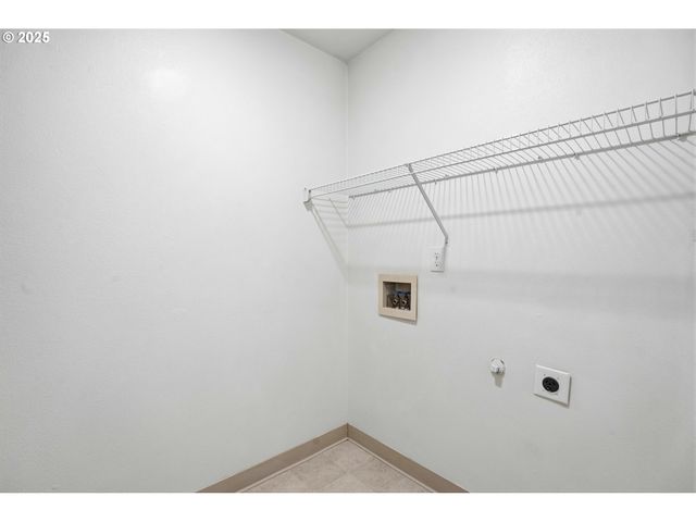 513 Se CLARK Ave, Battle Ground, WA 98604