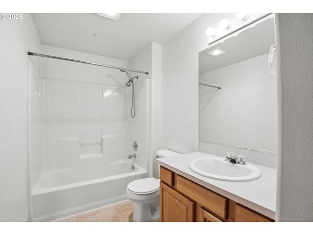 513 Se CLARK Ave, Battle Ground, WA 98604