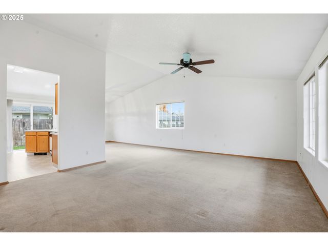 513 Se CLARK Ave, Battle Ground, WA 98604