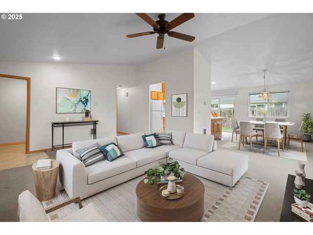 513 Se CLARK Ave, Battle Ground, WA 98604