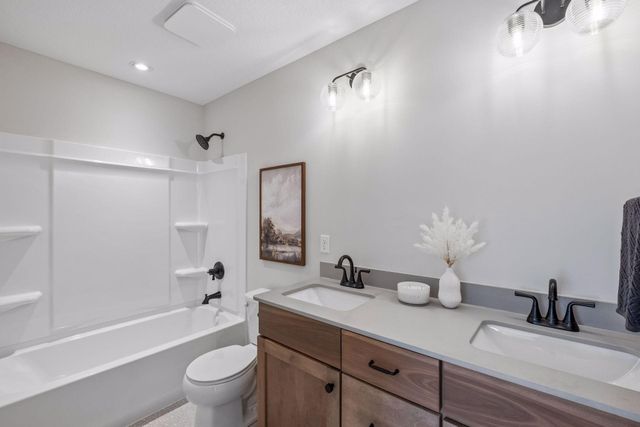 6188 Harkness Lane S, Cottage Grove, MN 55016