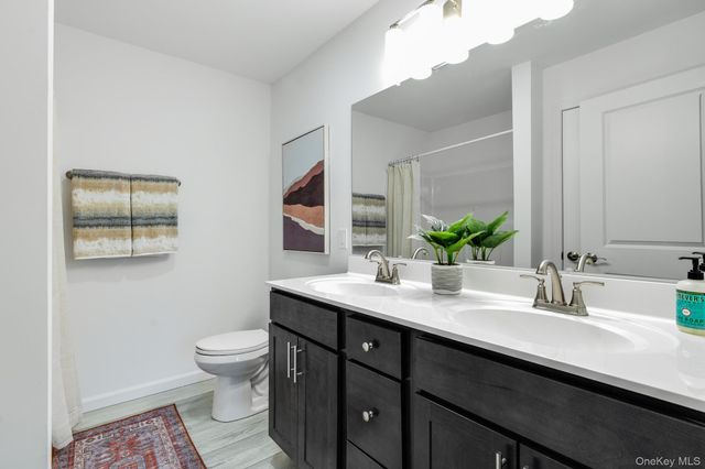 75 Hudson Circle 44, Marlboro, NY 12542