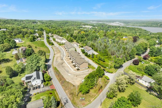 75 Hudson Circle 44, Marlboro, NY 12542
