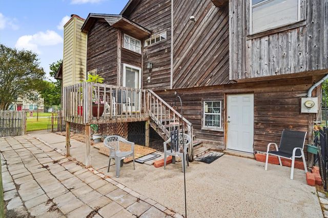 423 S 4th Street, La Porte, TX 77571