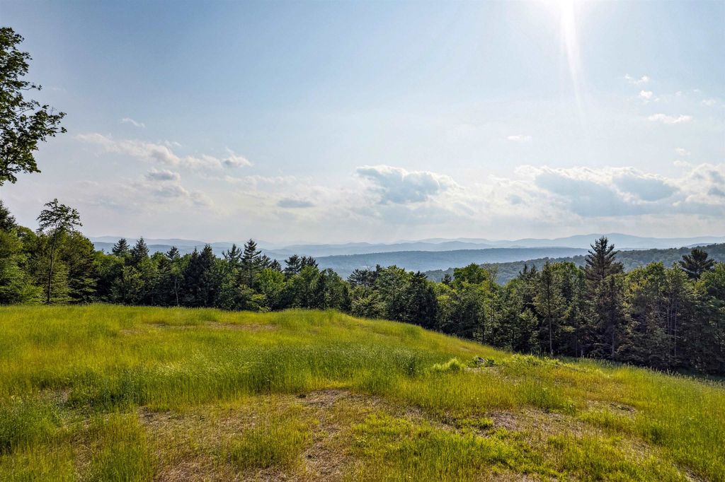 1985 Gee Hill Road, Royalton, VT 05068