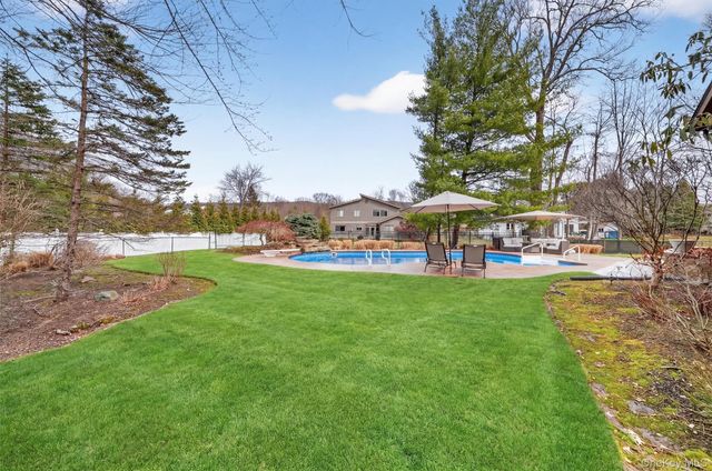 8 Augusta Court, New City, NY 10956