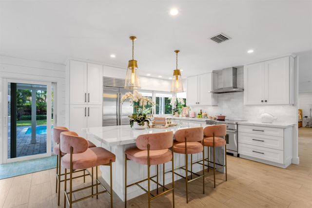 2720 Cardinal Circle, Gulf Stream, FL 33483