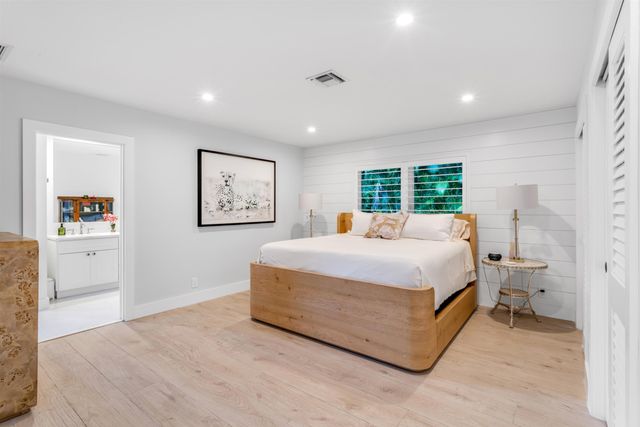 2720 Cardinal Circle, Gulf Stream, FL 33483