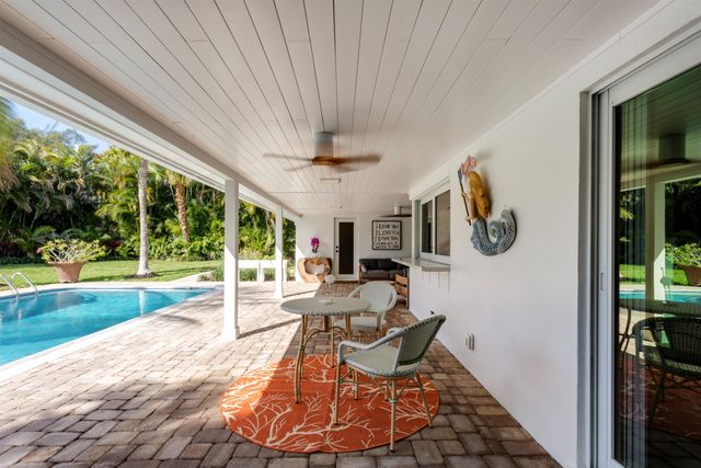 2720 Cardinal Circle, Gulf Stream, FL 33483