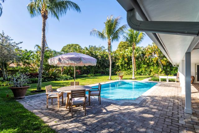 2720 Cardinal Circle, Gulf Stream, FL 33483