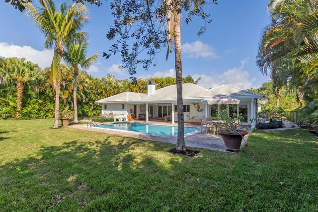 2720 Cardinal Circle, Gulf Stream, FL 33483