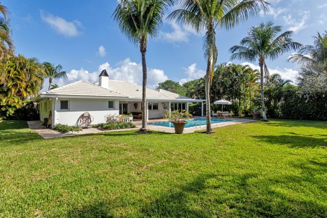 2720 Cardinal Circle, Gulf Stream, FL 33483