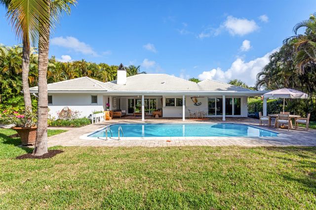 2720 Cardinal Circle, Gulf Stream, FL 33483