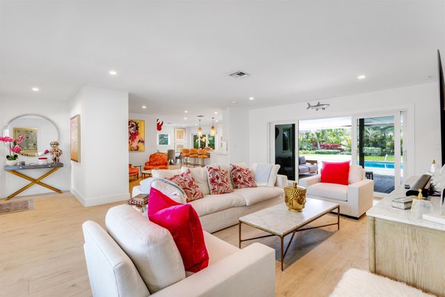 2720 Cardinal Circle, Gulf Stream, FL 33483