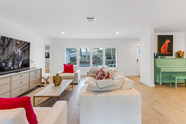 2720 Cardinal Circle, Gulf Stream, FL 33483