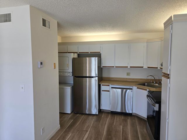 1108 Green Pine Boulevard C2, West Palm Beach, FL 33409