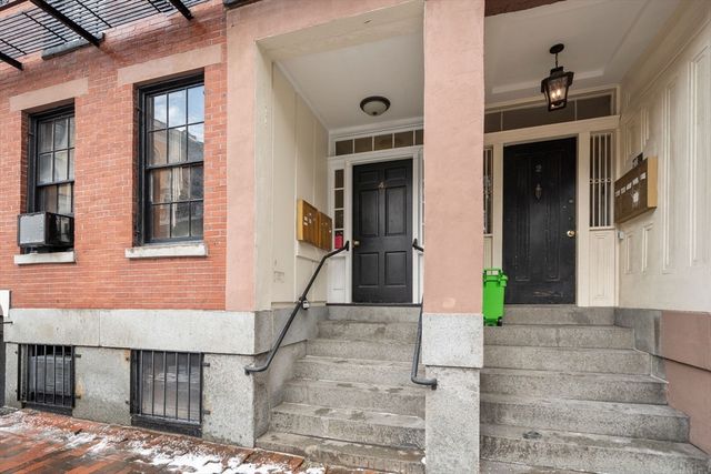 4 Derne St 1, Boston, MA 02114