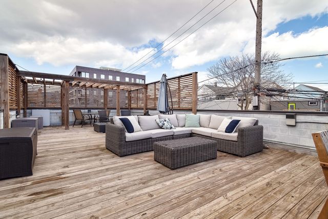 1639 N Artesian Avenue 1S, Chicago, IL 60647