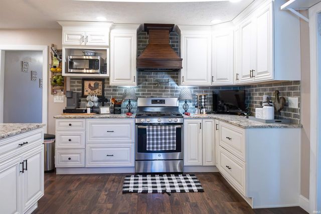 513 Forest View Drive, Bedford, IN 47421