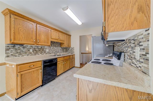 2942 Sylvan Lane, St Charles, MO 63301