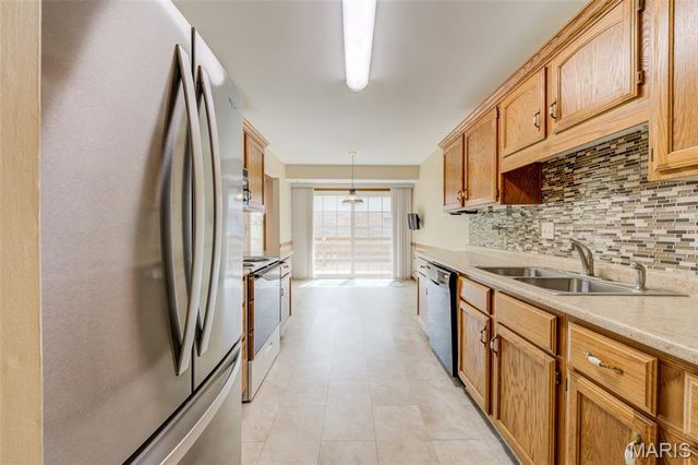 2942 Sylvan Lane, St Charles, MO 63301