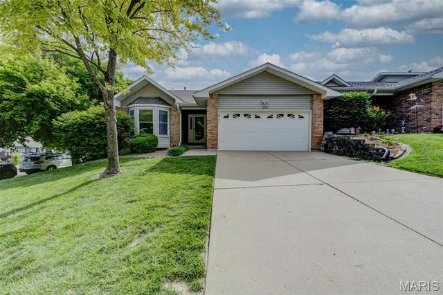 2942 Sylvan Lane, St Charles, MO 63301