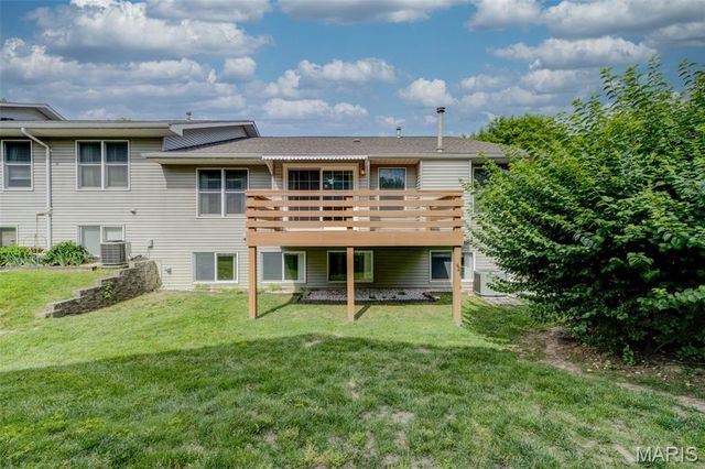 2942 Sylvan Lane, St Charles, MO 63301