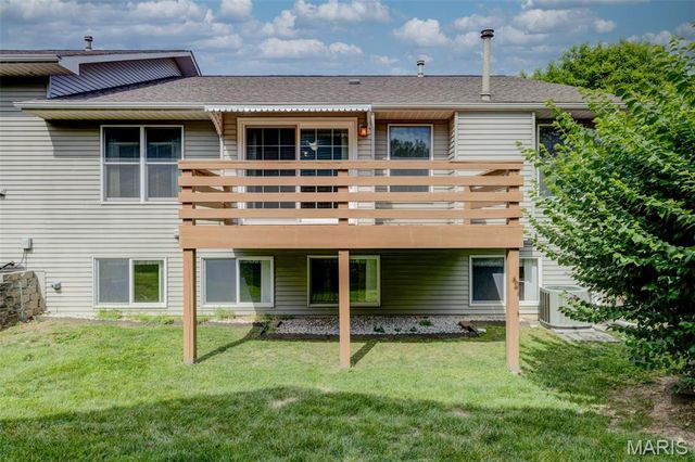 2942 Sylvan Lane, St Charles, MO 63301