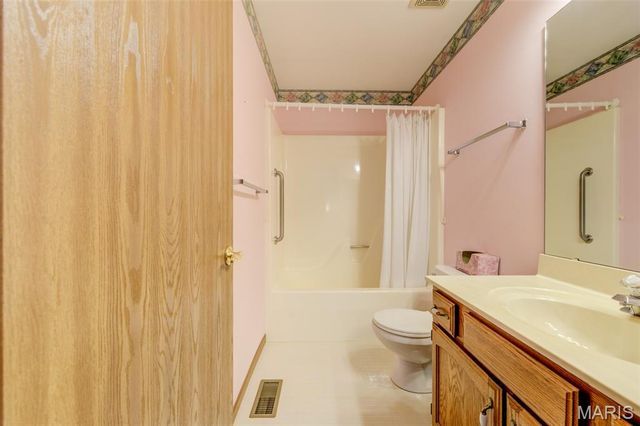 2942 Sylvan Lane, St Charles, MO 63301