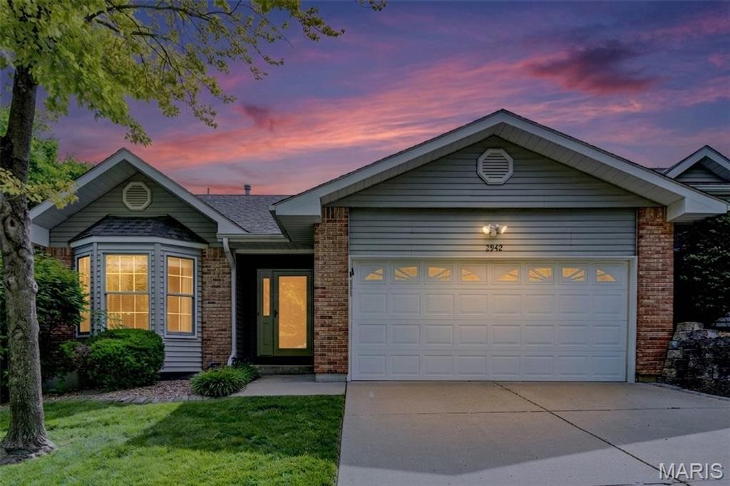 2942 Sylvan Lane, St Charles, MO 63301