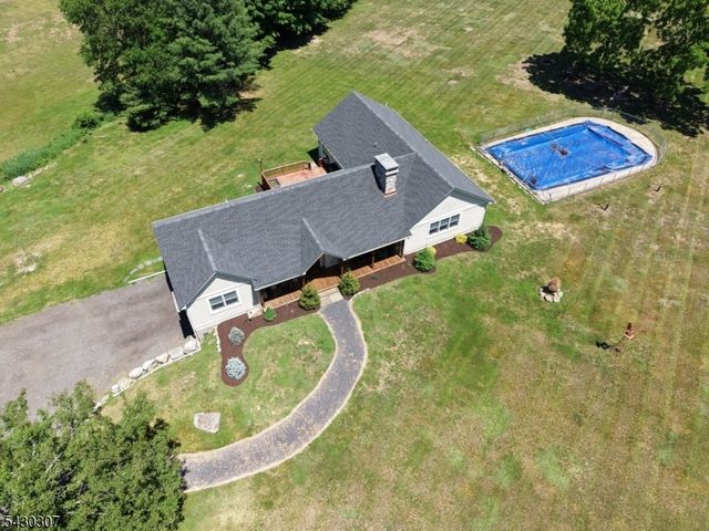 8 Strong Ln, Sandyston Twp., NJ 07827