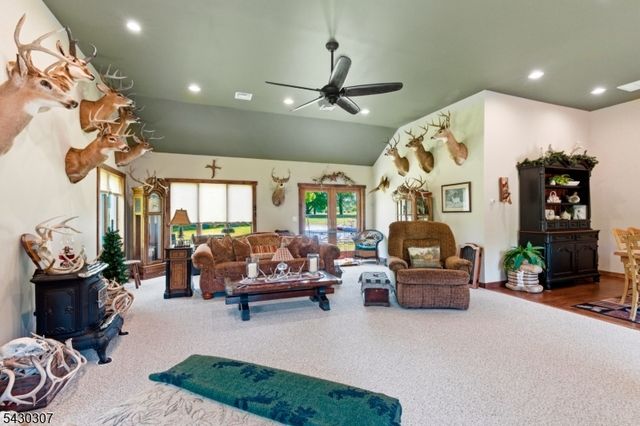 8 Strong Ln, Sandyston Twp., NJ 07827