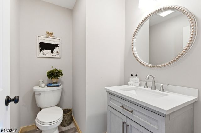 8 Strong Ln, Sandyston Twp., NJ 07827