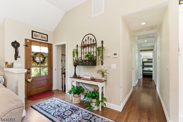 8 Strong Ln, Sandyston Twp., NJ 07827