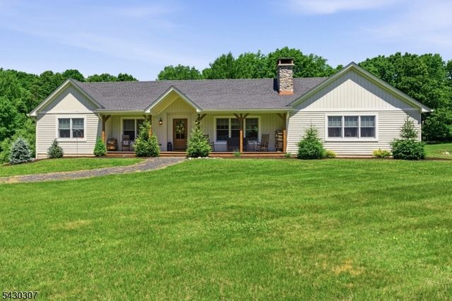 8 Strong Ln, Sandyston Twp., NJ 07827