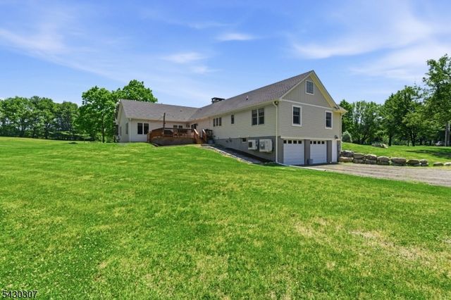 8 Strong Ln, Sandyston Twp., NJ 07827