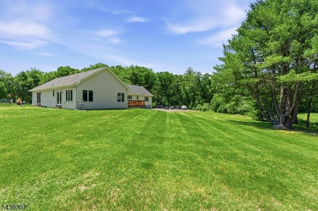 8 Strong Ln, Sandyston Twp., NJ 07827