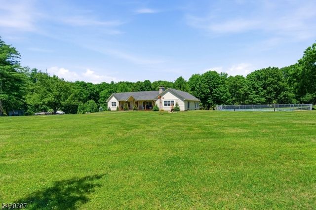 8 Strong Ln, Sandyston Twp., NJ 07827
